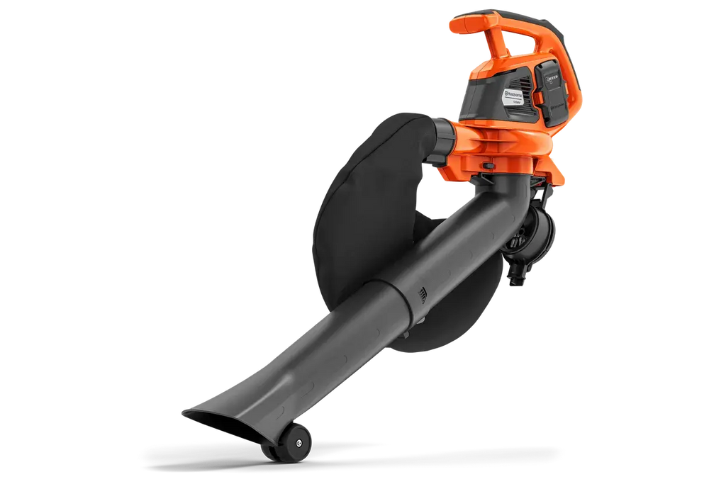 Souffleur aspirateur HUSQVARNA 120 IBV : léger, puissant et 2-en-1 pour l’entretien des extérieurs.