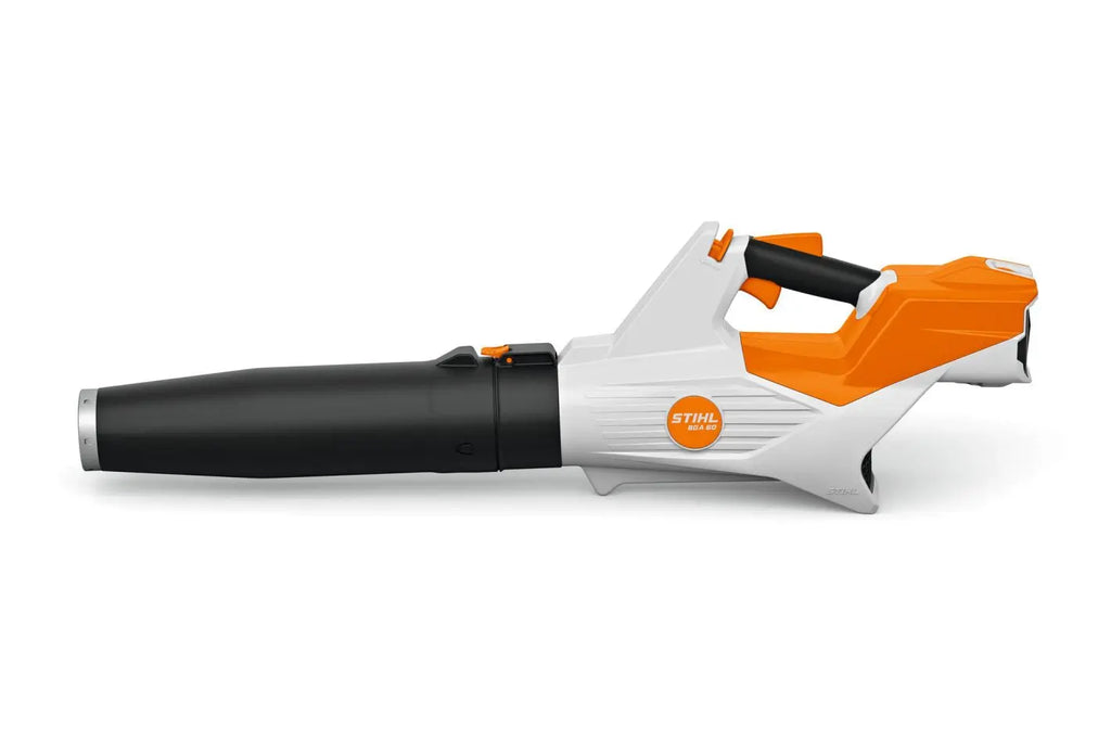 Souffleur STIHL BGA 60 Pack : silencieux, mode boost, livré avec batterie AK 30 et chargeur AL 101.