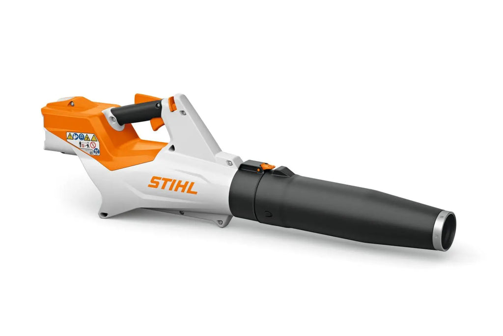 Souffleur STIHL BGA 60 (NU) : léger, puissant et silencieux pour un nettoyage rapide du jardin.