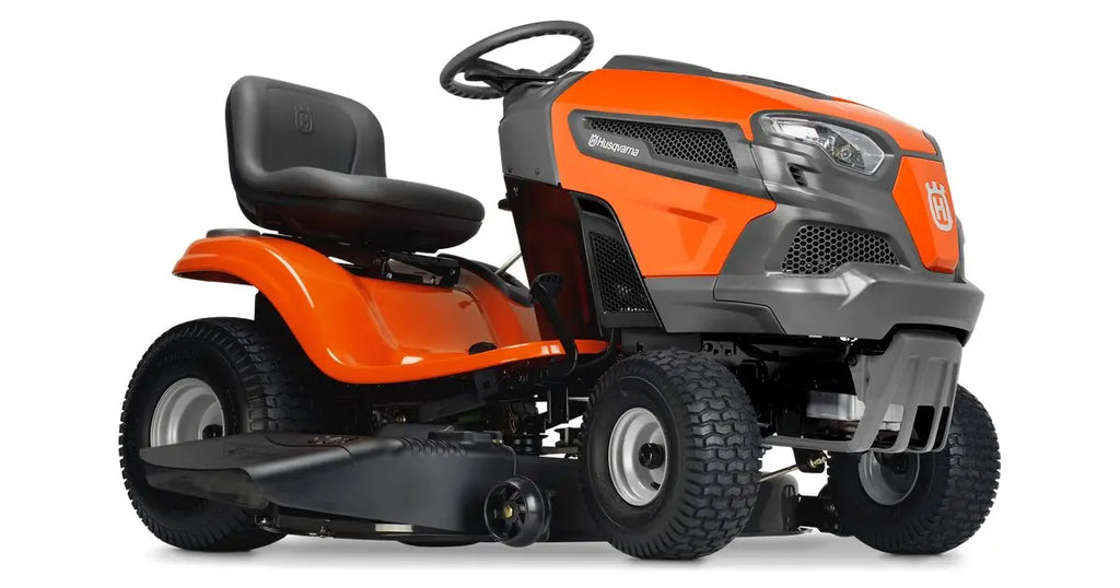 Tondeuse HUSQVARNA TS 142 T, moteur 14,5 CV, coupe 107 cm, éjection latérale, maniable et puissante.