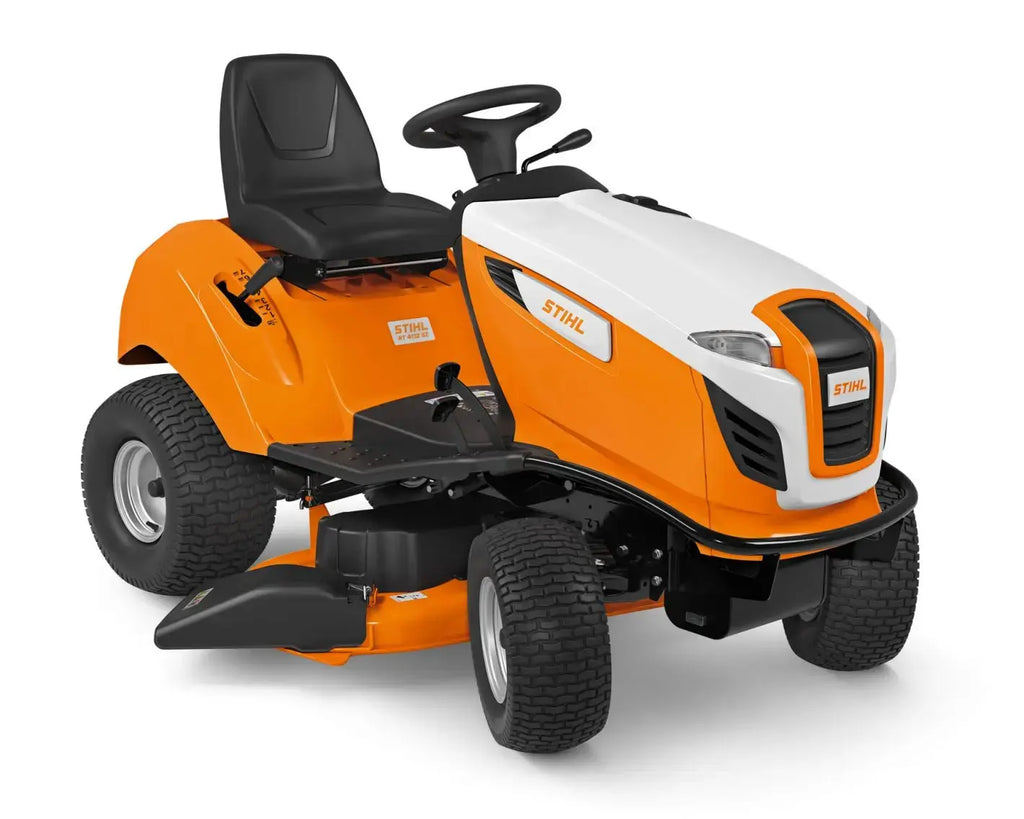 Tondeuse autoportée STIHL RT 6112 ZL : moteur puissant, coupe 110 cm, confort optimal, éjection latérale. Idéal pour entretenir jusqu’à 8 000 m² avec efficacité et précision
