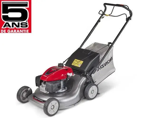 Tondeuse thermique Honda HRG 536 SKEH tractée, coupe 53 cm, moteur GCVx 170. Idéale jusqu’à 1500 m². Ramassage 73L, mulching optionnel, réglage centralisé et commandes ergonomiques.