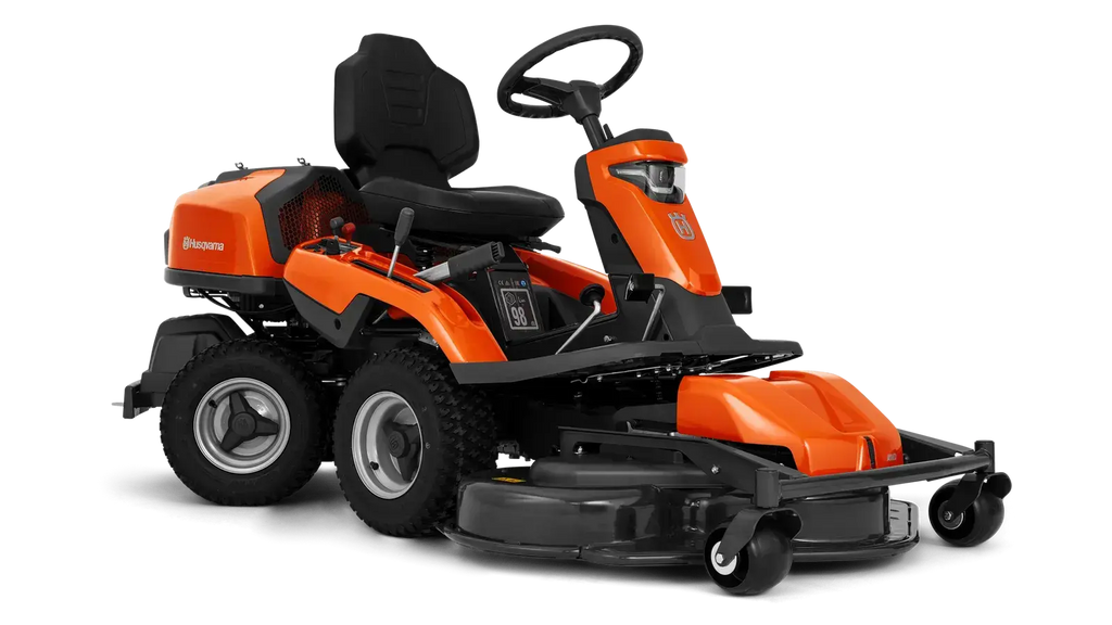 Tondeuse autoportée HUSQVARNA R 318 X, moteur 546 cm³, transmission hydrostatique, largeur de coupe jusqu’à 112 cm, phares LED, pare-chocs.