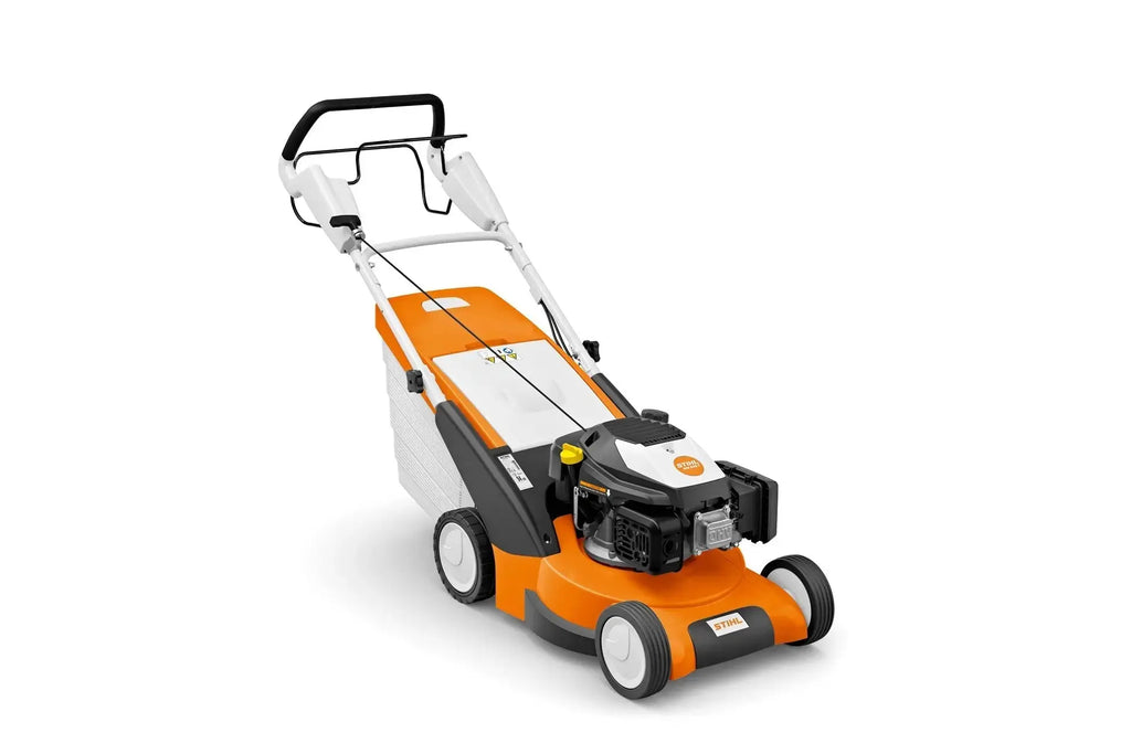 Tondeuse STIHL RM 545 T thermique 43 cm avec moteur EVC 300.0, bac 60L, Ready Smart. Tonte puissante et confortable, mulching en option.
