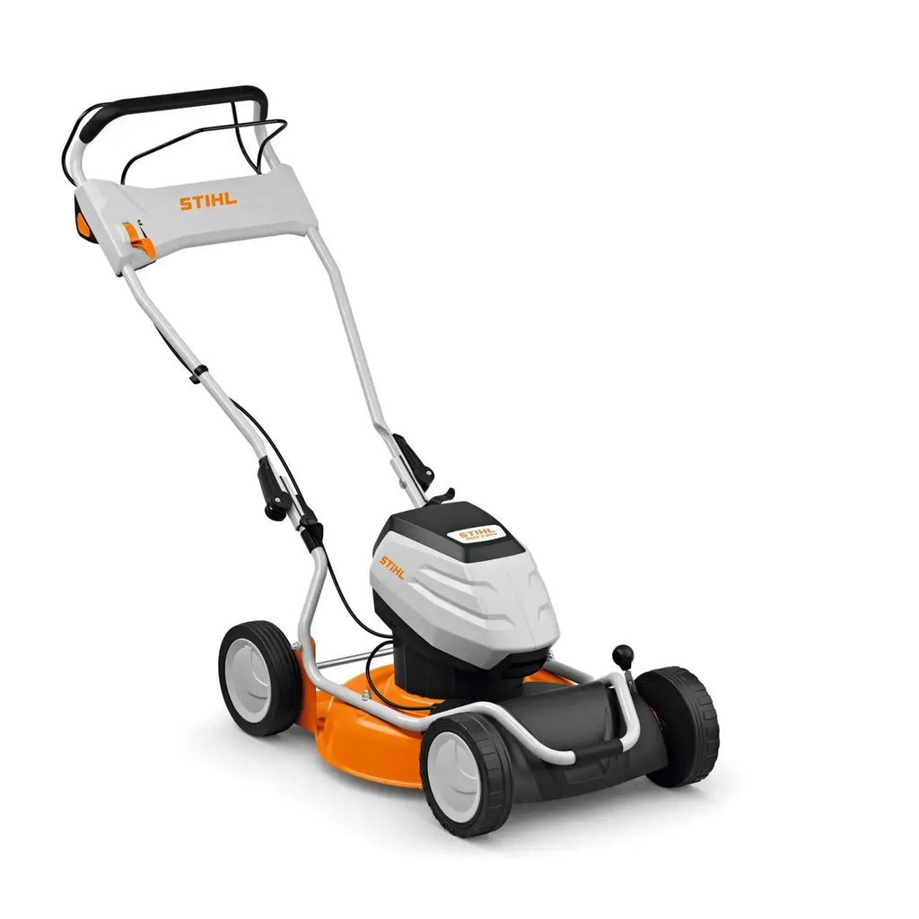 Tondeuse STIHL RMA 2 RT à batterie, mulching intégré, largeur 48 cm, variateur 6 vitesses, carter acier. Légère, maniable et silencieuse. Livrée sans batterie.