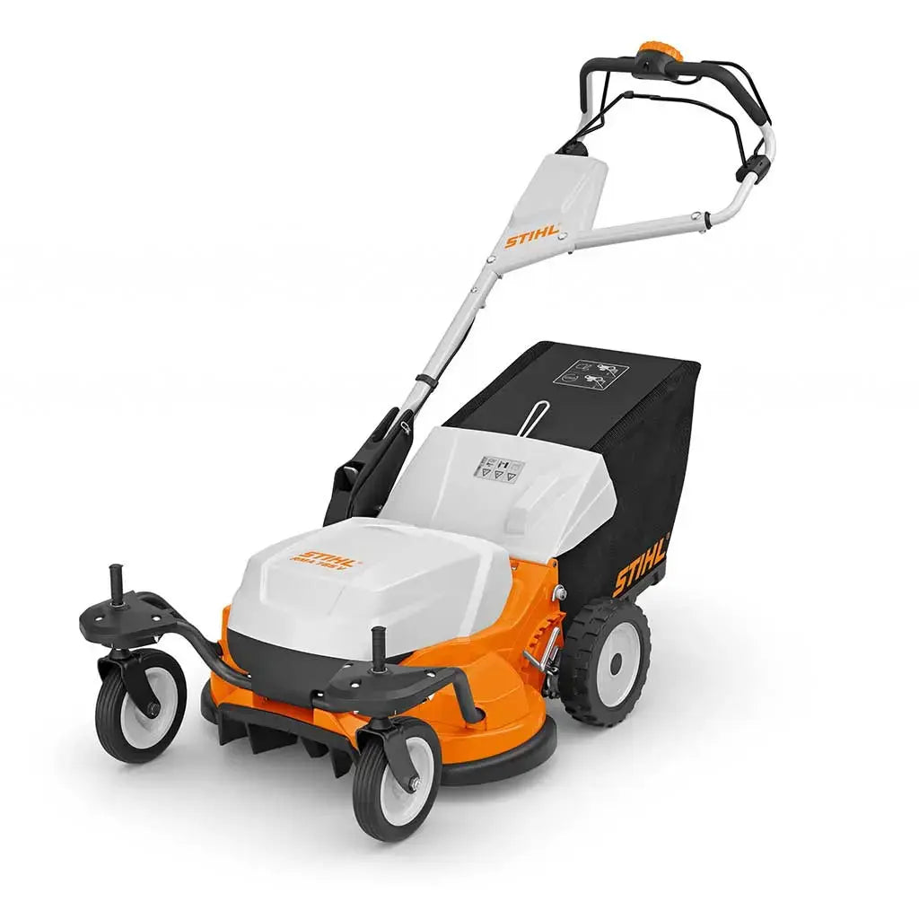 Tondeuse STIHL RMA 765 V pro, largeur 65 cm, tractée 5 vitesses, carter aluminium, bac 80 L. Compatible batteries AR & AP. Pour grands jardins et professionnels exigeants.