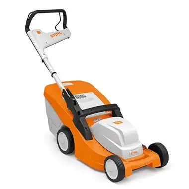 Tondeuse STIHL RME 443 C électrique 1,5 kW, largeur 43 cm, bac 55 L avec témoin. Réglage centralisé, guidon EasyBac, mulching en option. Garantie 2+1 ans.
