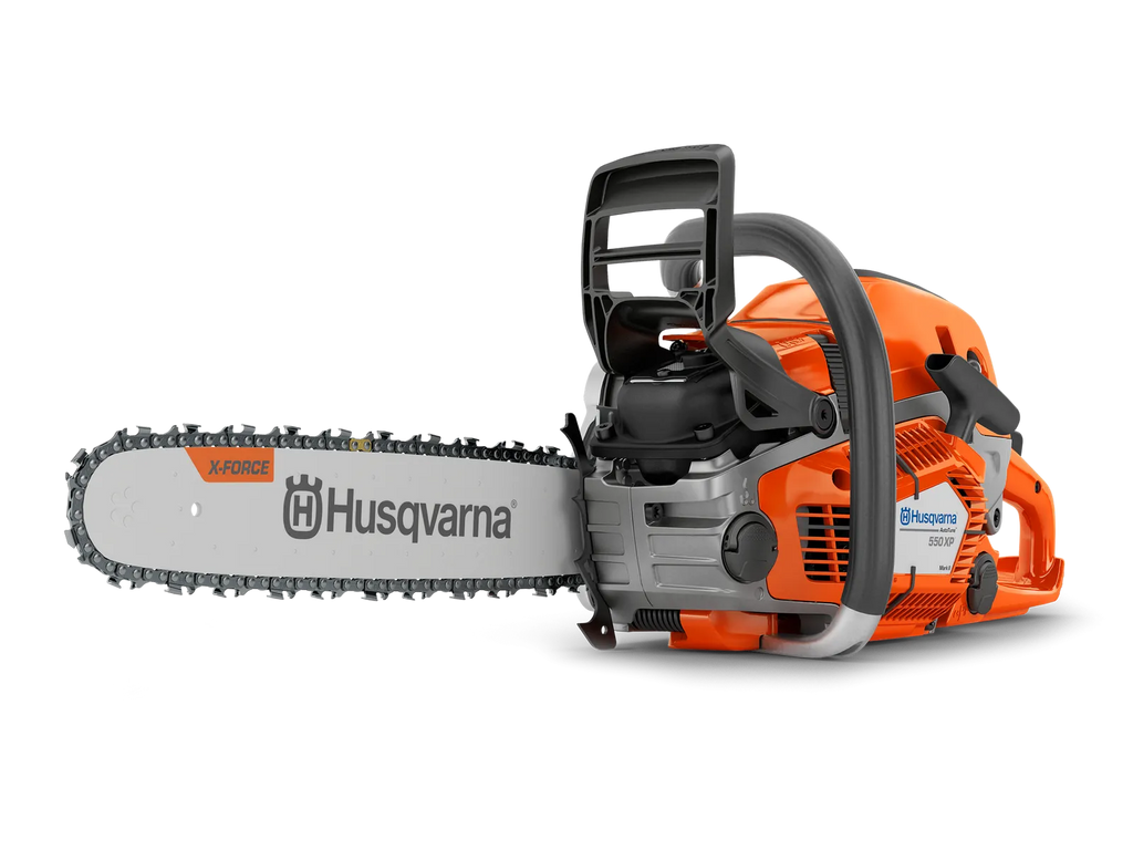 La tronçonneuse HUSQVARNA 550 XP Mark II offre puissance, précision et confort pro.