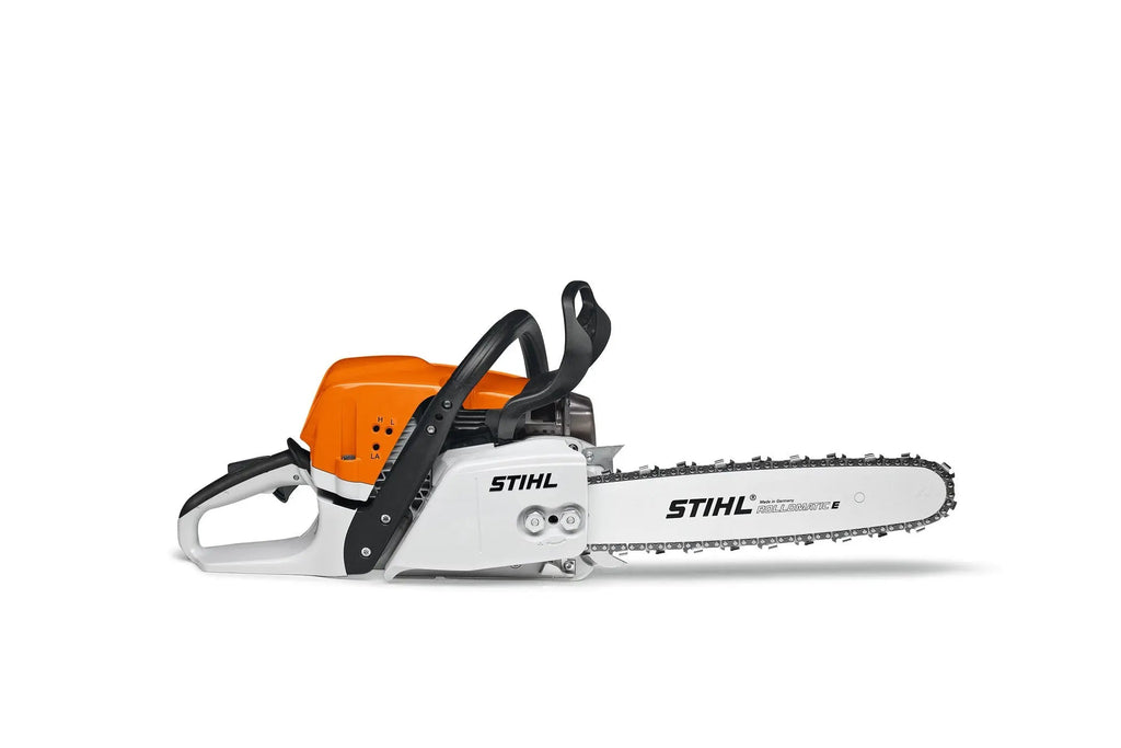 Tronçonneuse STIHL MS 391 : tronçonneuse thermique 3,3 kW pour professionnels. Coupe 45/50 cm, livrée avec guide, protège-guide et 2 chaînes d’origine STIHL.