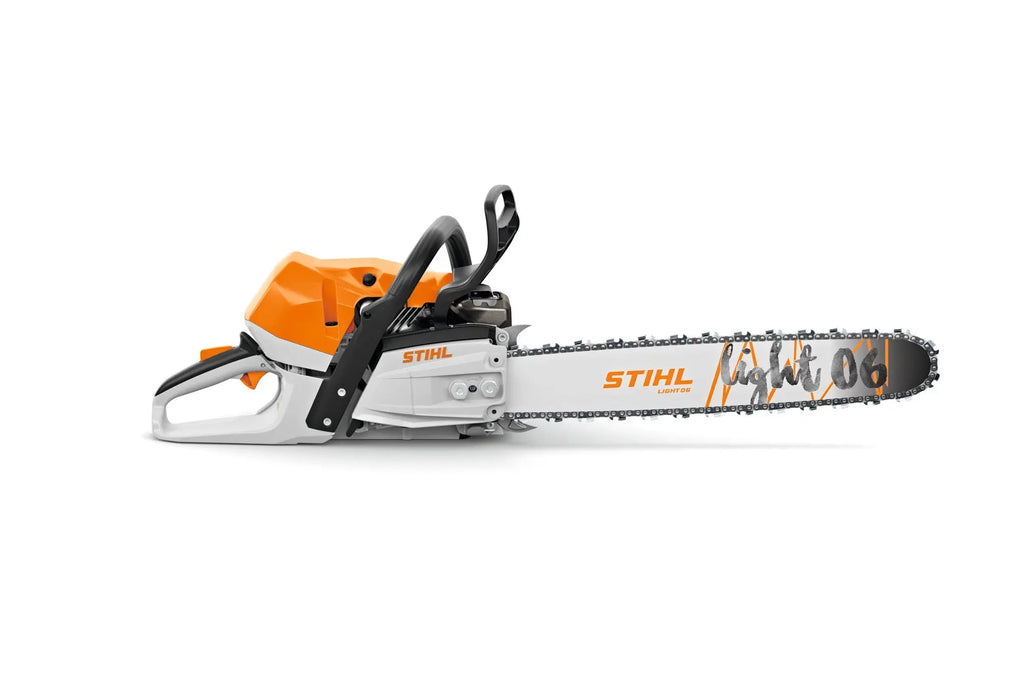 Tronçonneuse STIHL MS 400 C-M : tronçonneuse thermique professionnelle 4,0 kW avec système M-Tronic, coupe jusqu’à 55 cm, livrée avec chaînes et hachette STIHL AX6.